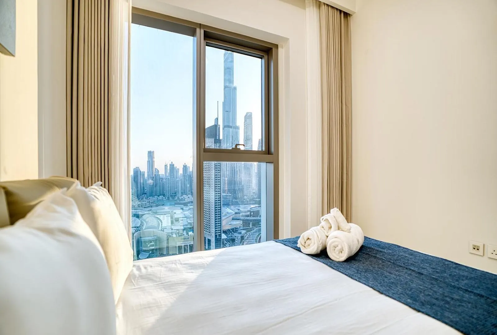 شقة Stunning 2Br With Burj Khalifa View Swimming Pool & Downtown Views - 3007 دبي